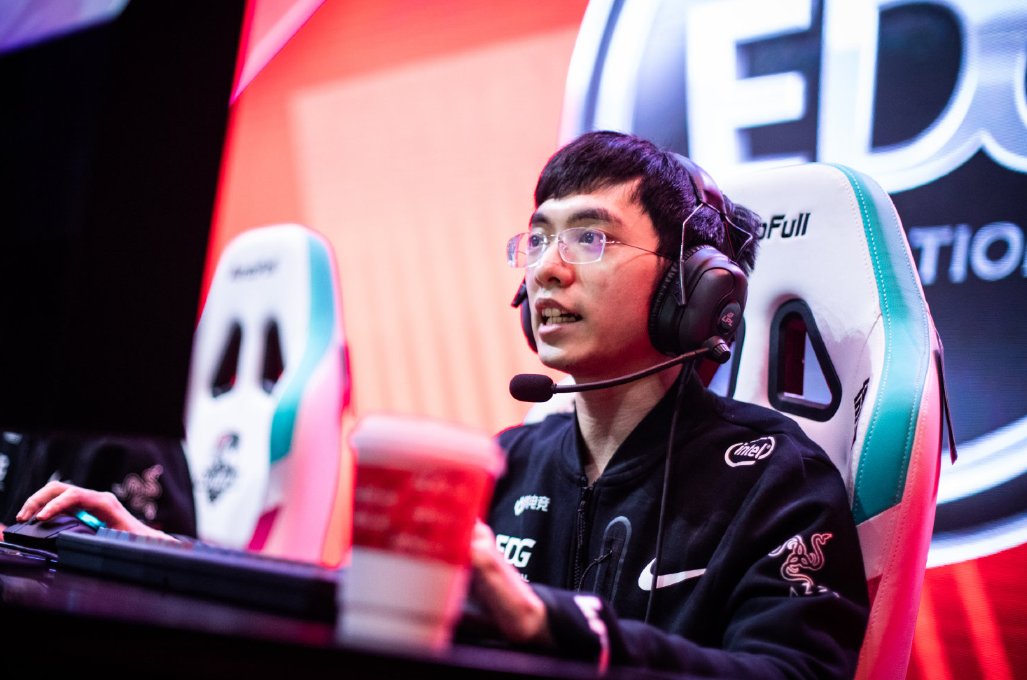 EDG轻取DRX2，Kanavi关键制胜