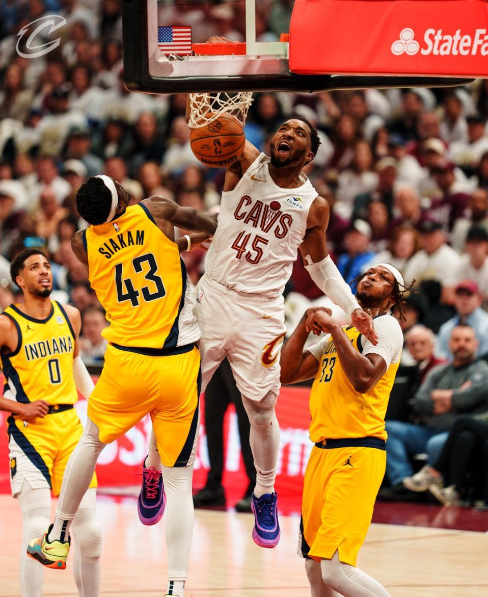 包含独行侠绝地反击魔术，米切尔关键制胜的词条