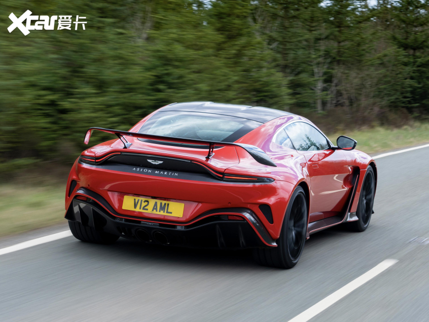 开云sport-阿斯顿马丁险胜威廉姆斯，塞恩斯惊艳四座