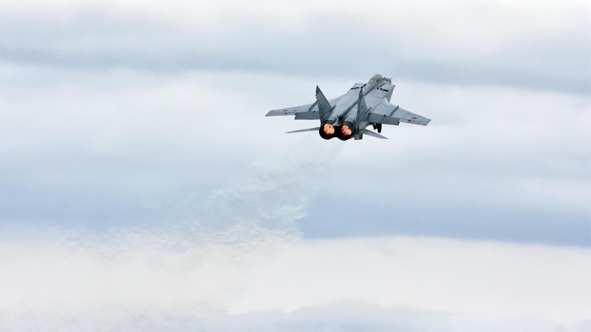 开云sport-双子星与黑马，卡马文加爆发引领新生代，莱比锡红牛加时鏖战显韧性