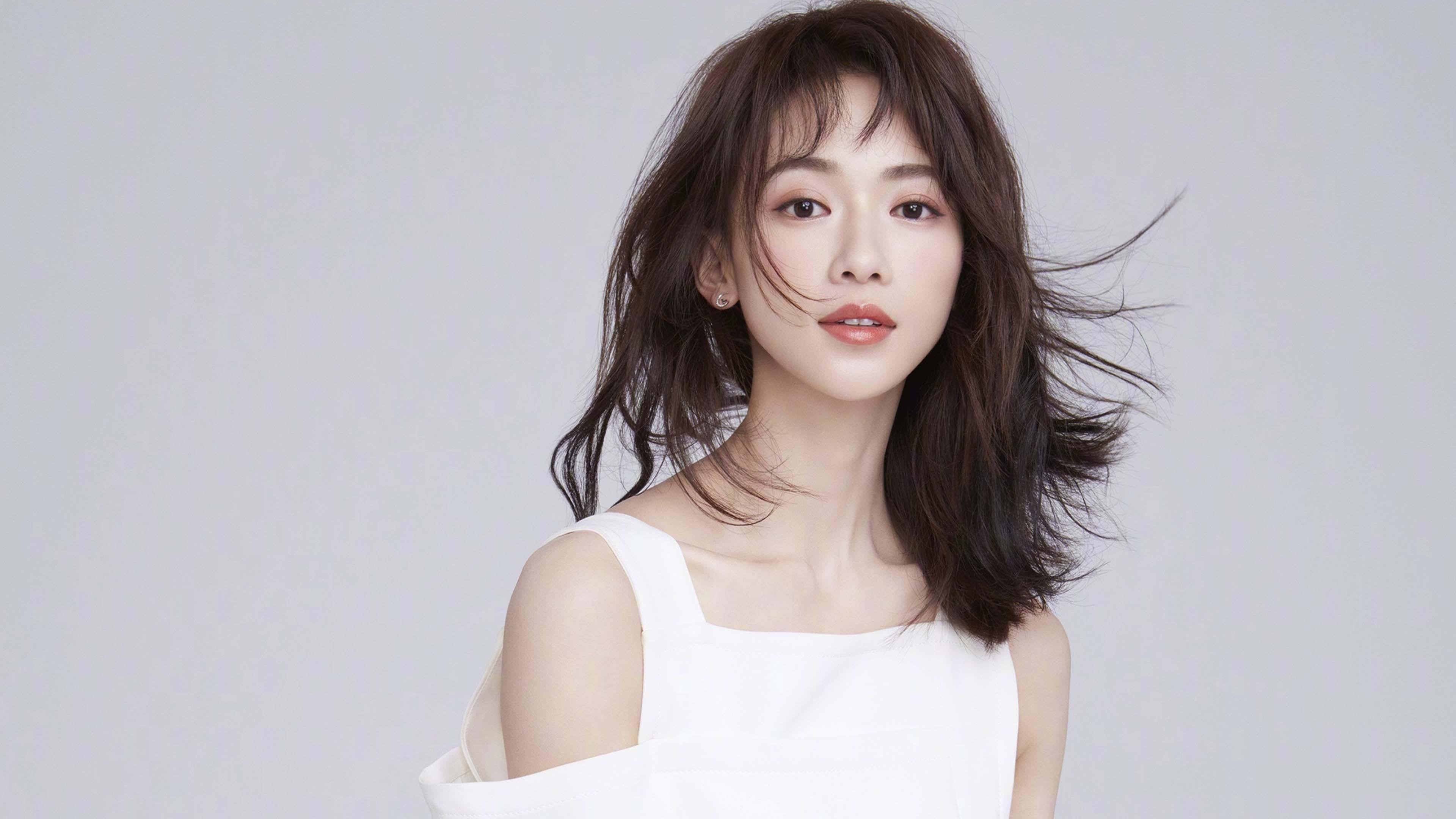 开云体育在线-当引擎咆哮取代心跳，F1揭幕战夜的班凯罗式能量统治